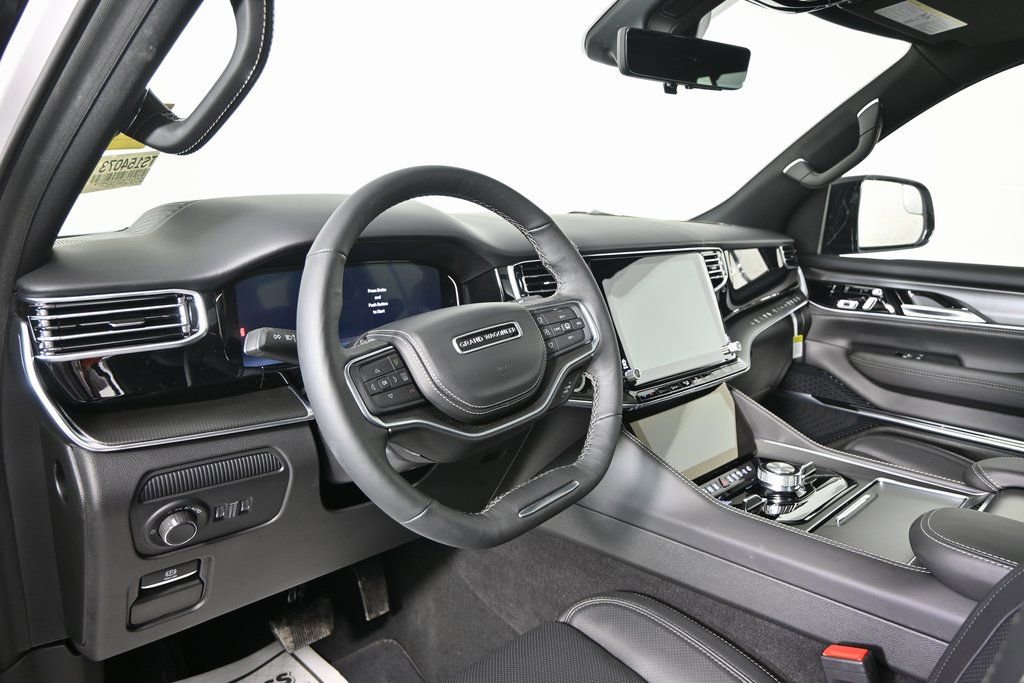 New 2026 Jeep Grand Wagoneer Summit w/ Premium Group III image 24