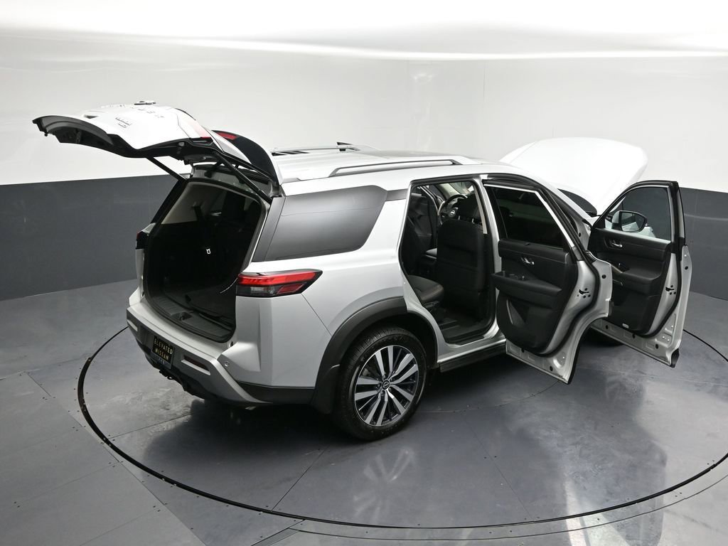Used 2022 Nissan Pathfinder Platinum w/ Cargo Package image 35