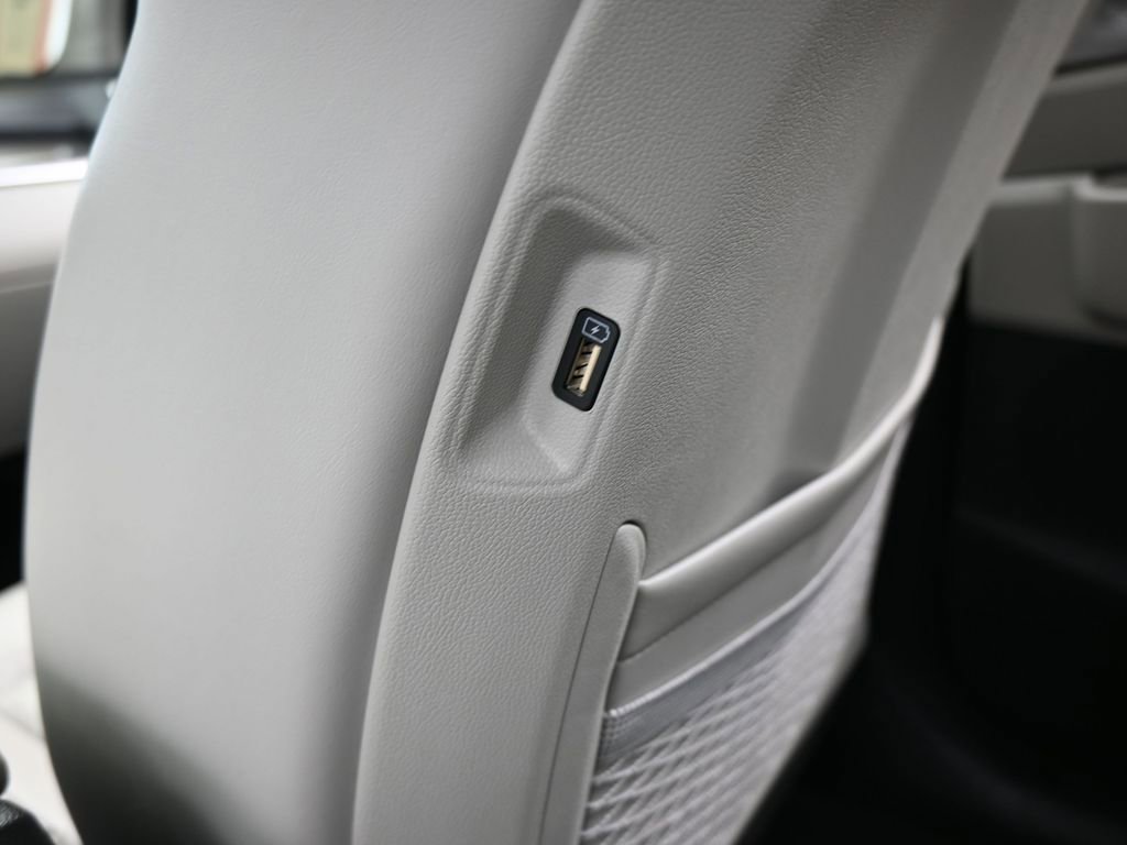 Used 2022 Kia Sorento EX w/ Panoramic Sunroof Package image 43