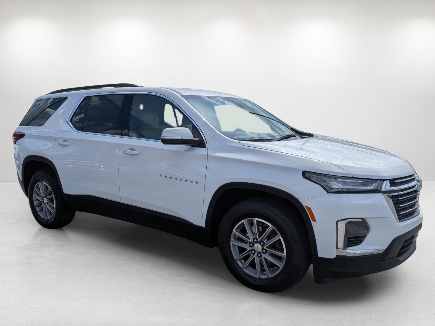 Used 2022 Chevrolet Traverse LT w/ LPO, Floor Liner Package image 3