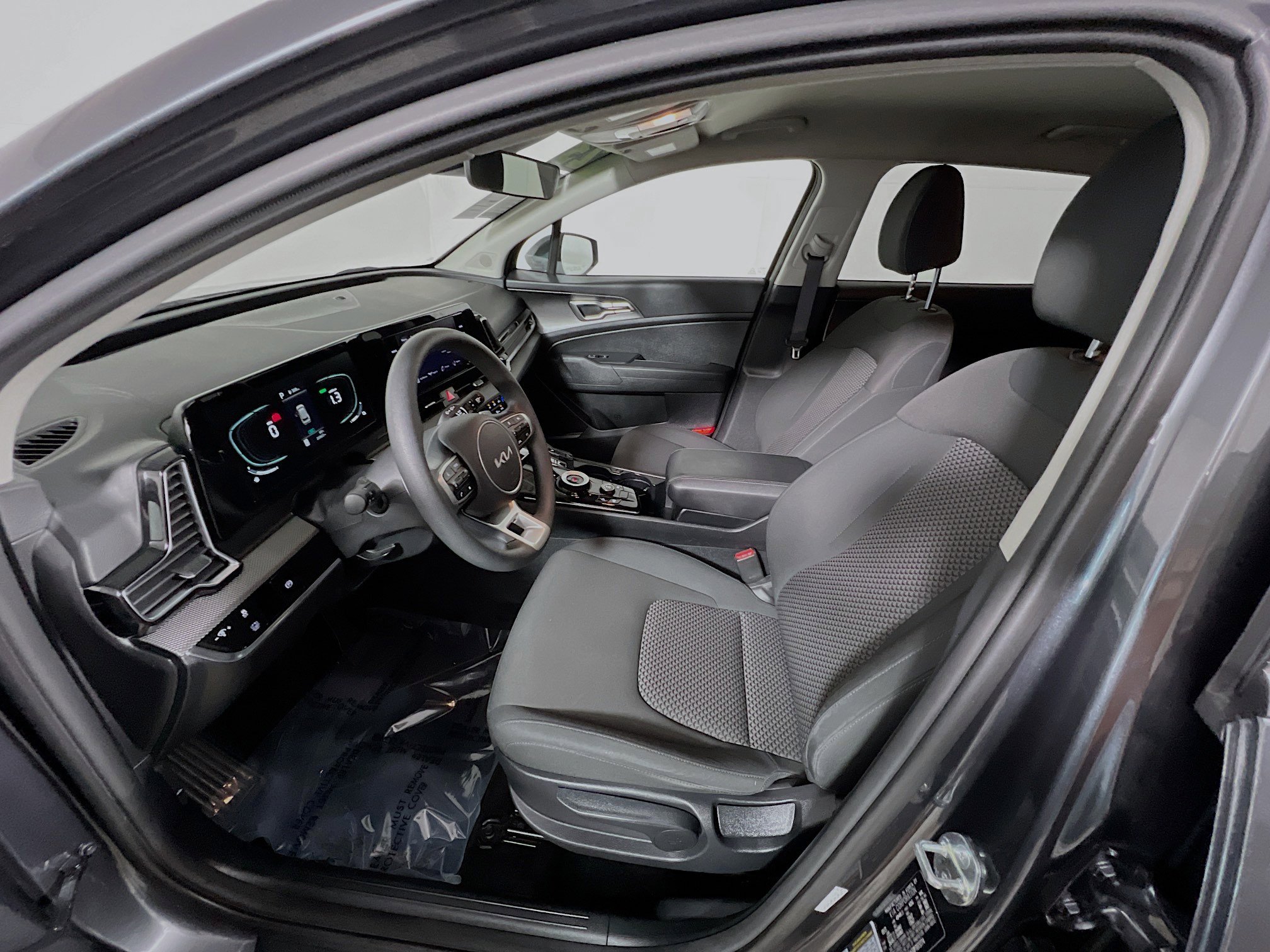 Used 2023 Kia Sportage LX image 15