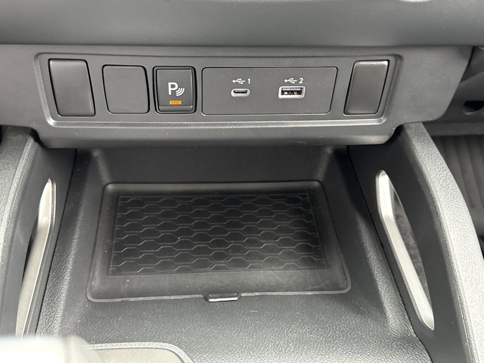 Used 2022 Nissan Frontier SV w/ Technology Package RWD image 24