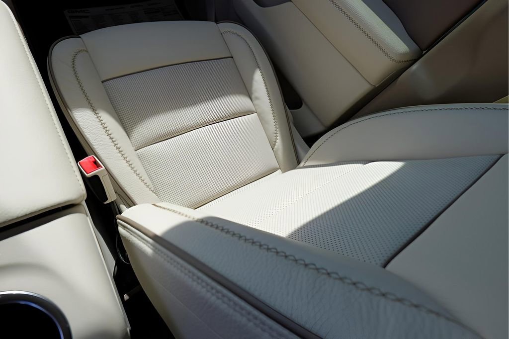 New 2026 GMC Yukon Denali w/ Sun & Power Step Package image 27