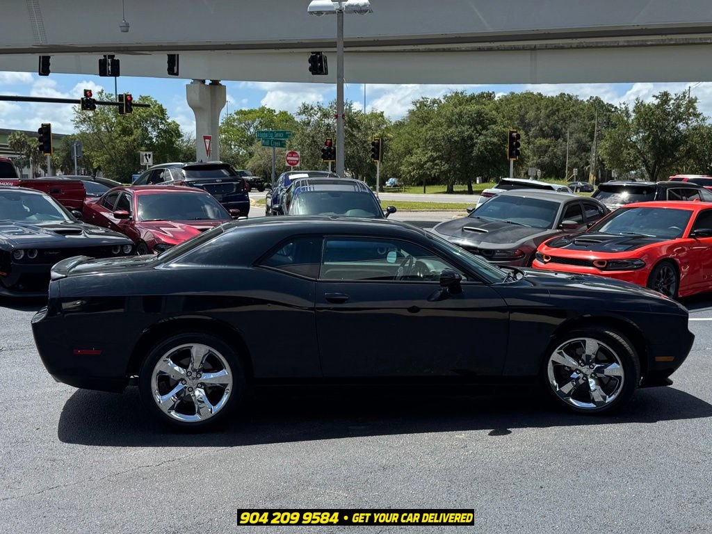 Used 2014 Dodge Challenger R/T Plus RWD image 9