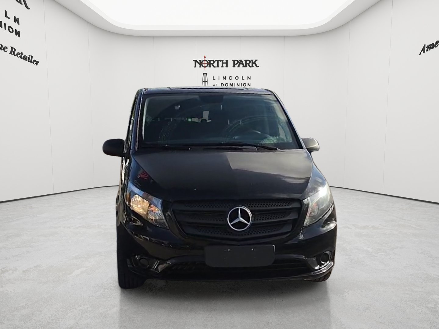 Used 2019 Mercedes-Benz Metris Passenger image 2