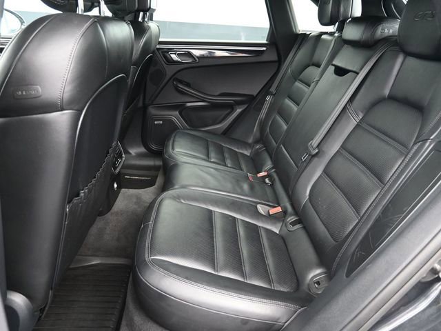 Used 2017 Porsche Macan GTS w/ Premium Package Plus image 28