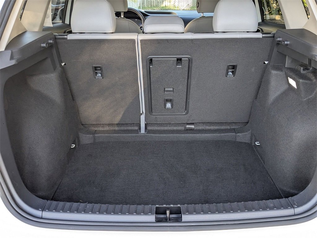 Used 2024 Volkswagen Taos SE image 7