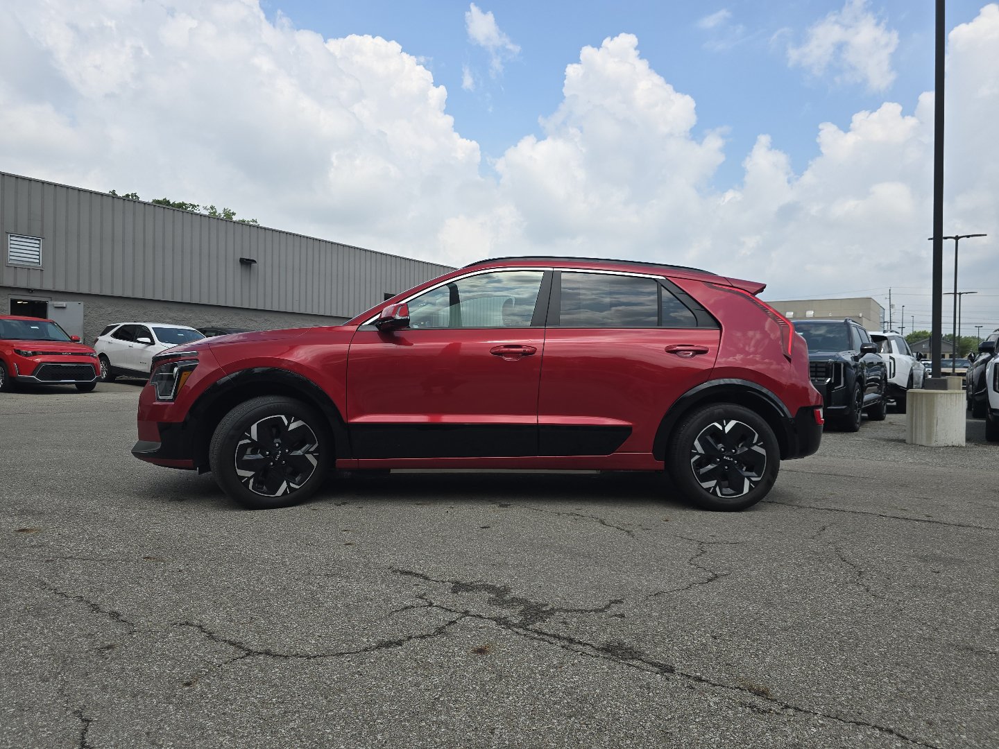Used 2024 Kia Niro Wind w/ Wind Preserve Package FWD image 13
