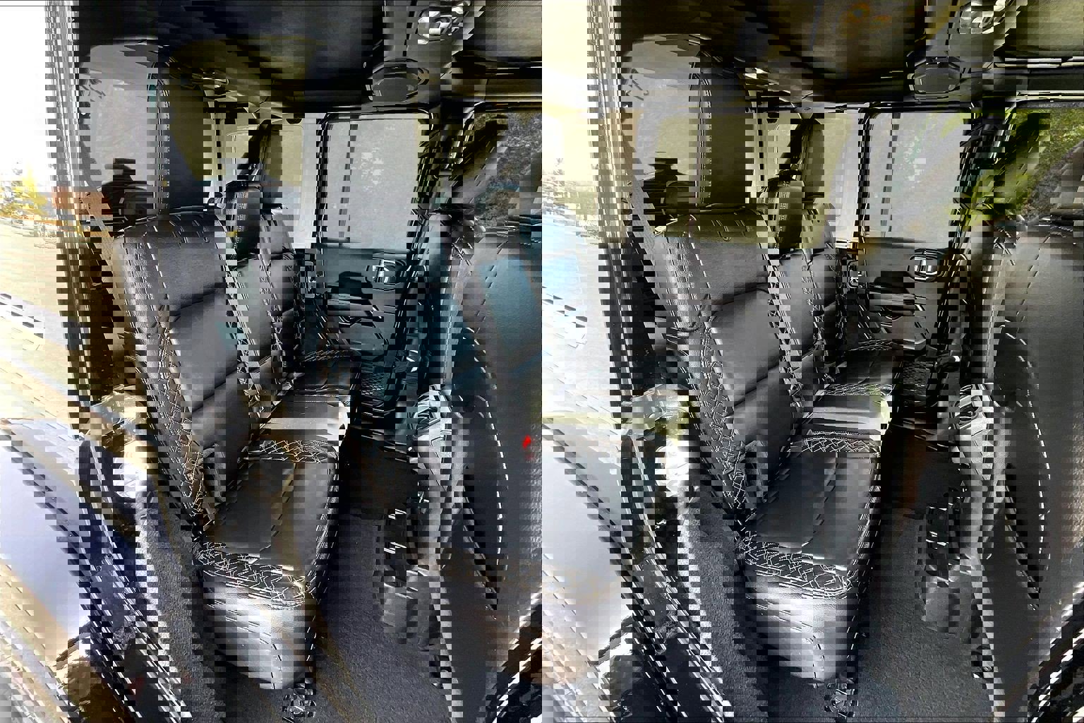 Used 2022 Jeep Wrangler Unlimited Sahara image 26