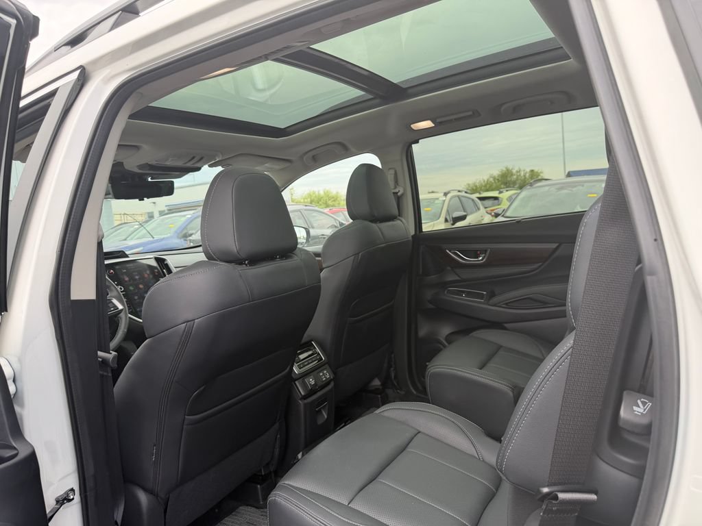 Used 2025 Subaru Ascent Touring w/ Popular Package #2 AWD/4WD image 6