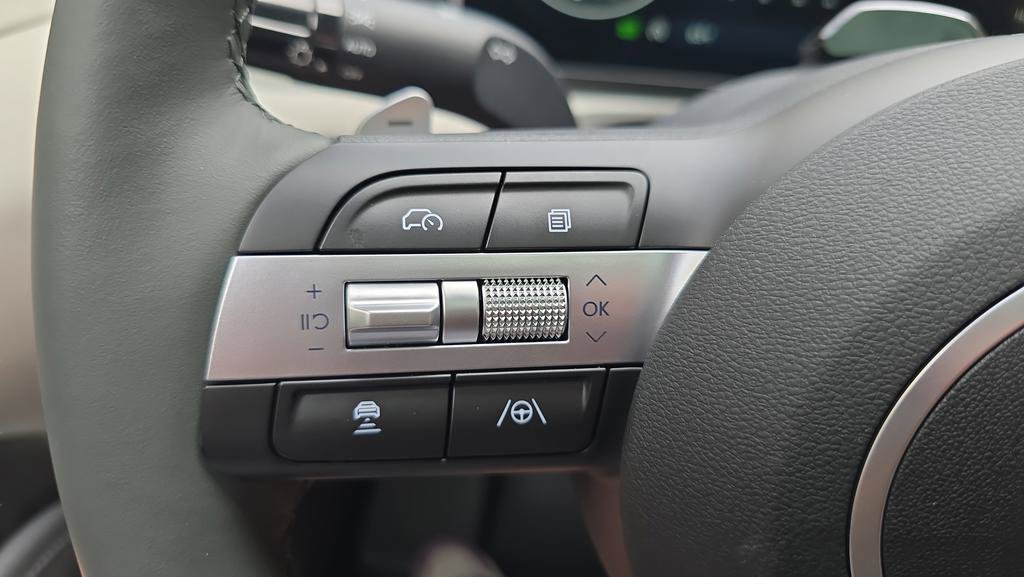 New 2026 Hyundai Tucson Limited FWD image 18