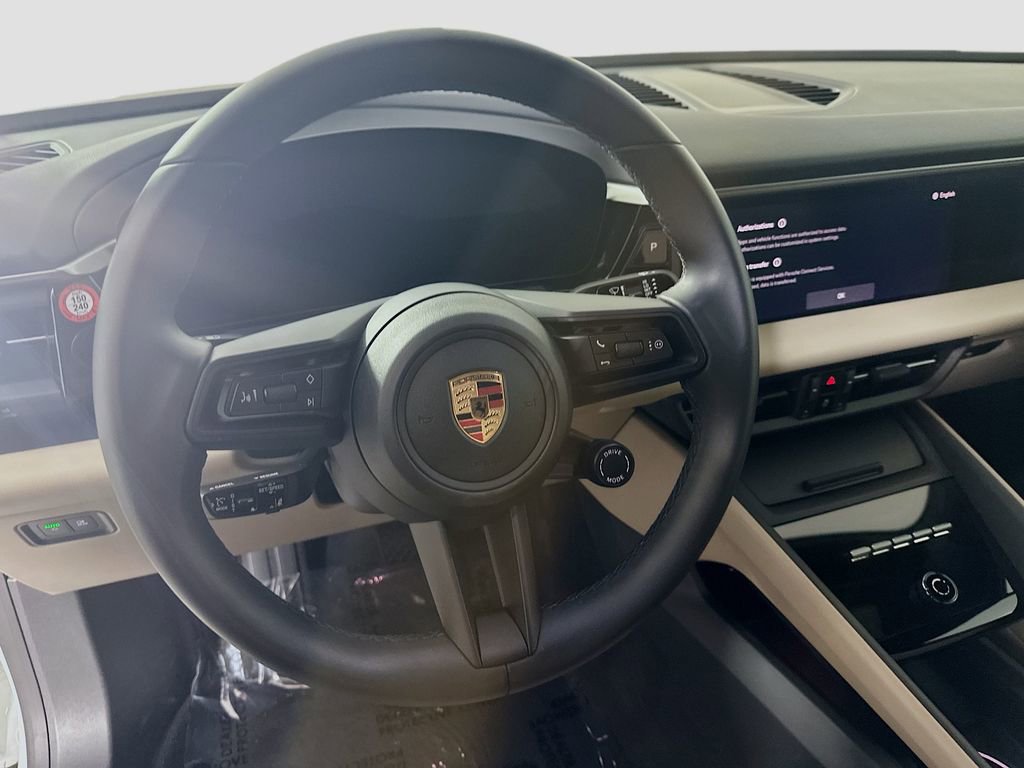 Certified 2025 Porsche Macan Electric image 12