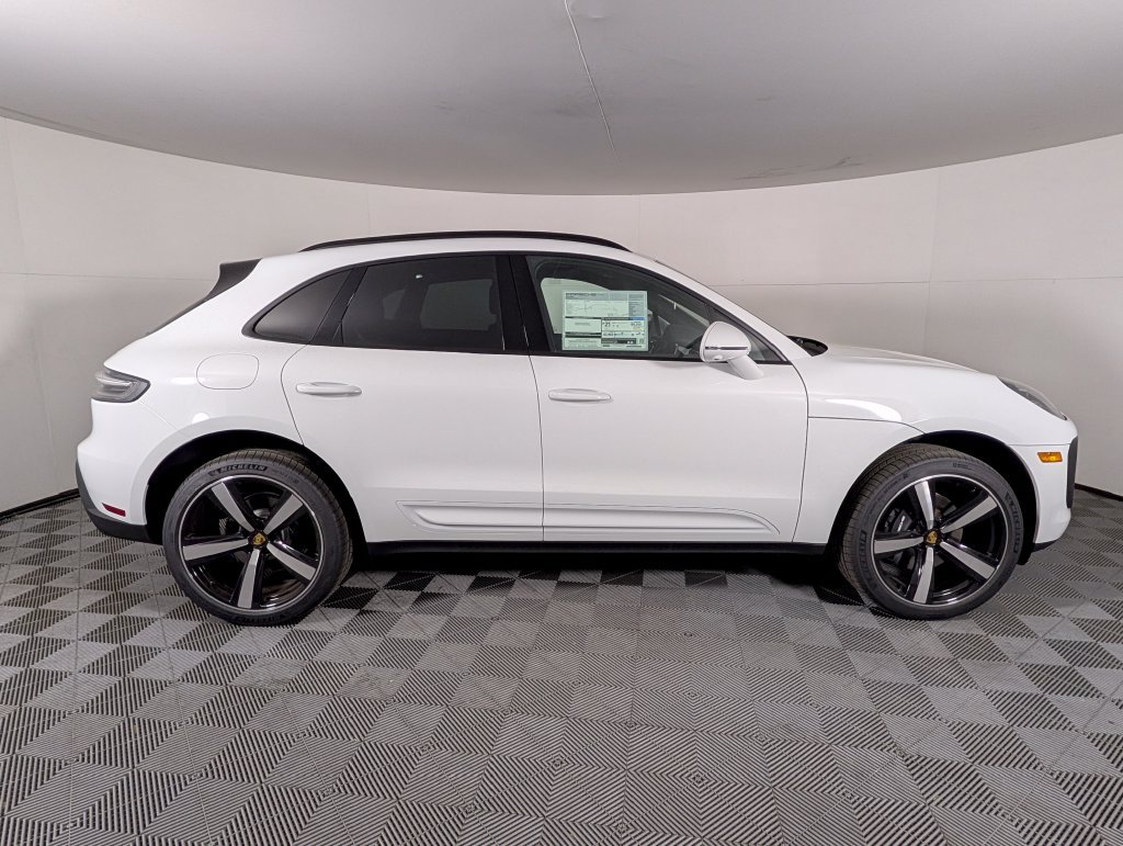 New 2026 Porsche Macan AWD/4WD image 8