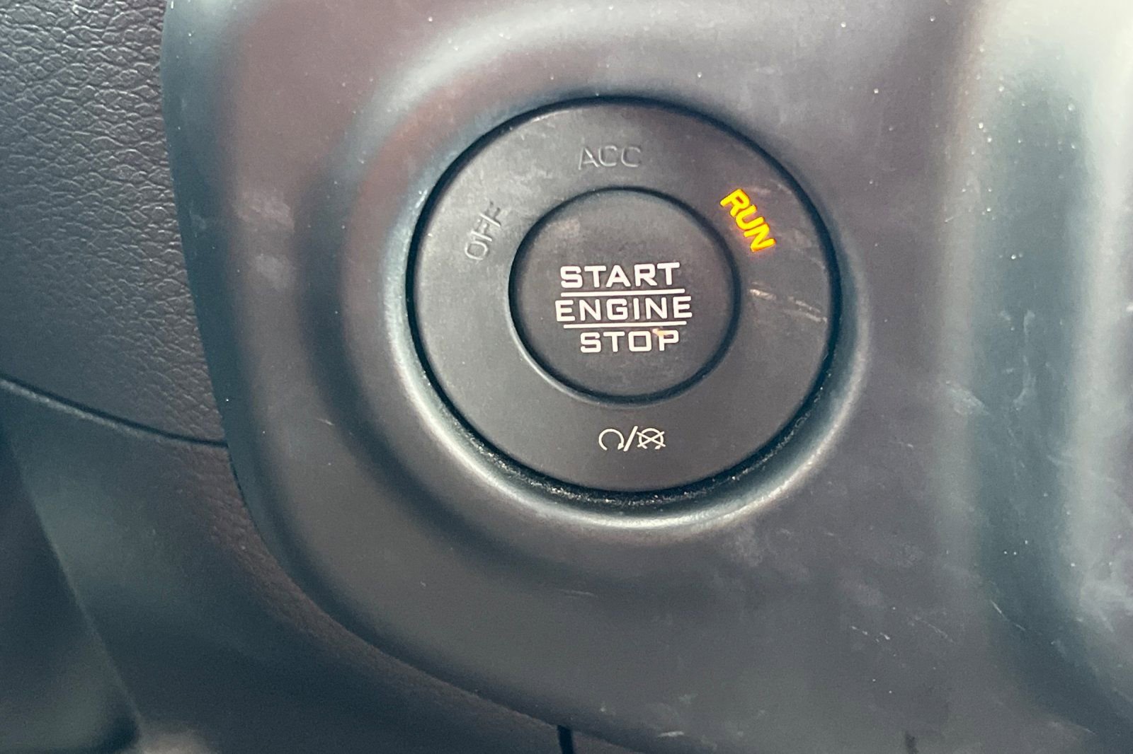 Used 2023 Jeep Wrangler Sport image 23