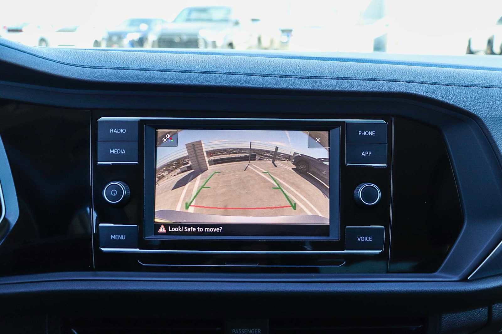 Certified 2022 Volkswagen Jetta SE image 25