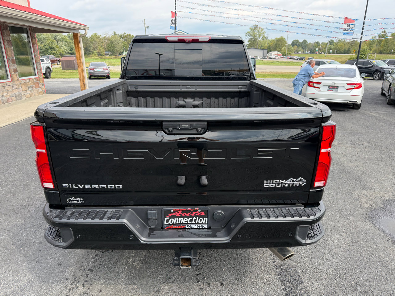 Used 2025 Chevrolet Silverado 2500 High Country w/ Technology Package image 5