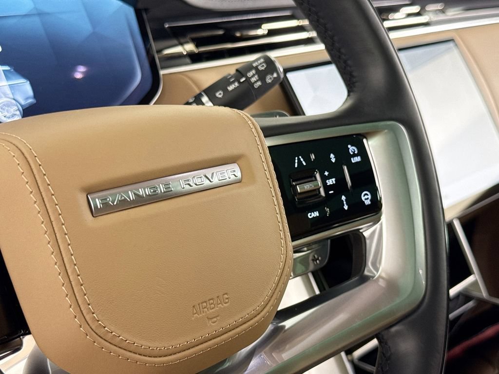 Used 2025 Land Rover Range Rover SE AWD/4WD image 19
