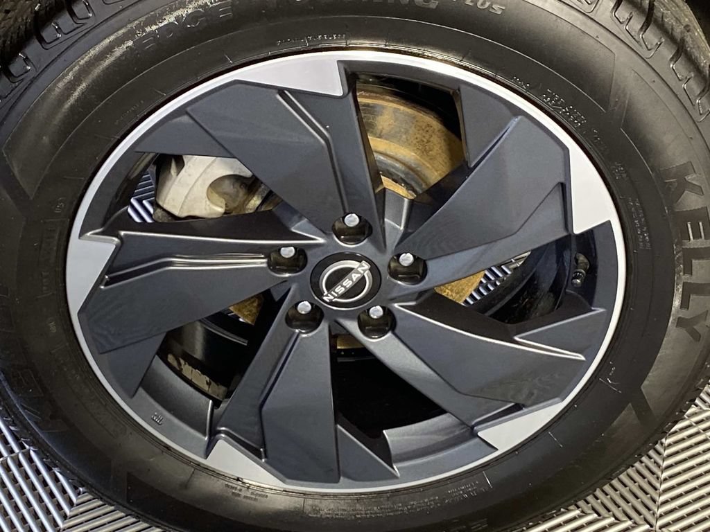 Used 2024 Nissan Rogue SV AWD/4WD image 27