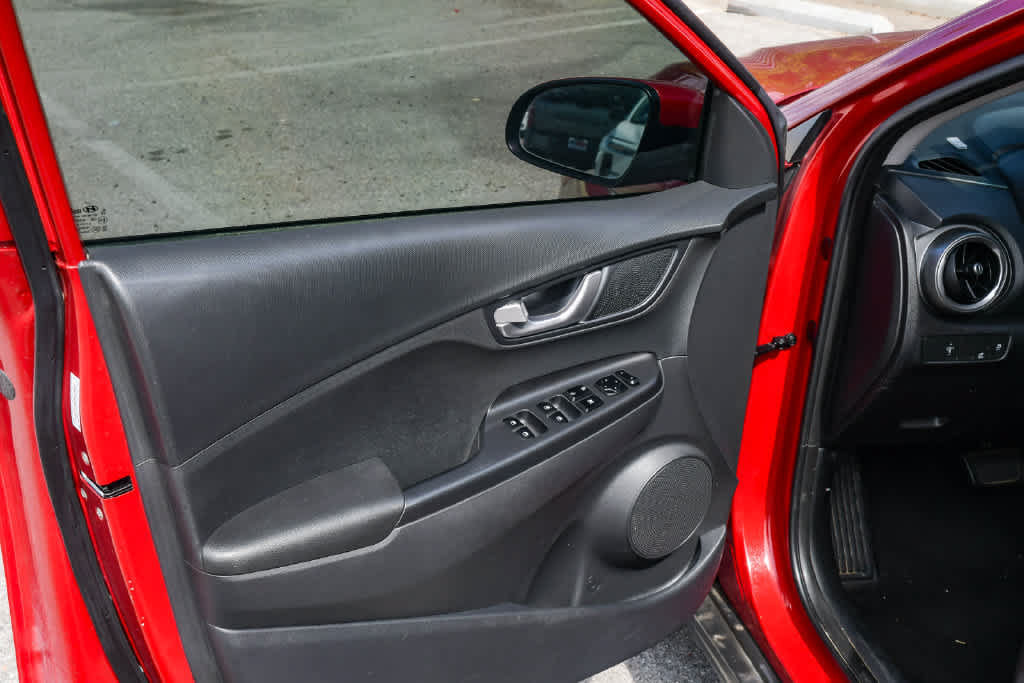 Used 2022 Hyundai Kona SEL w/ Convenience Package FWD image 27