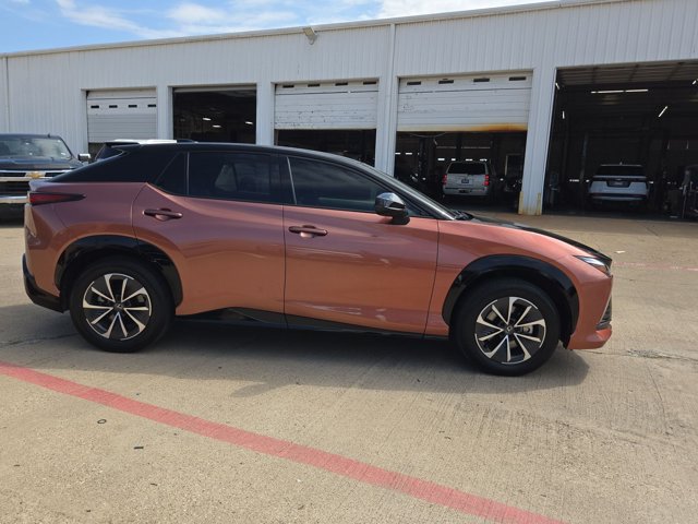Used 2024 Lexus RZ 300e Premium w/ Accessory Package (2T) FWD image 4