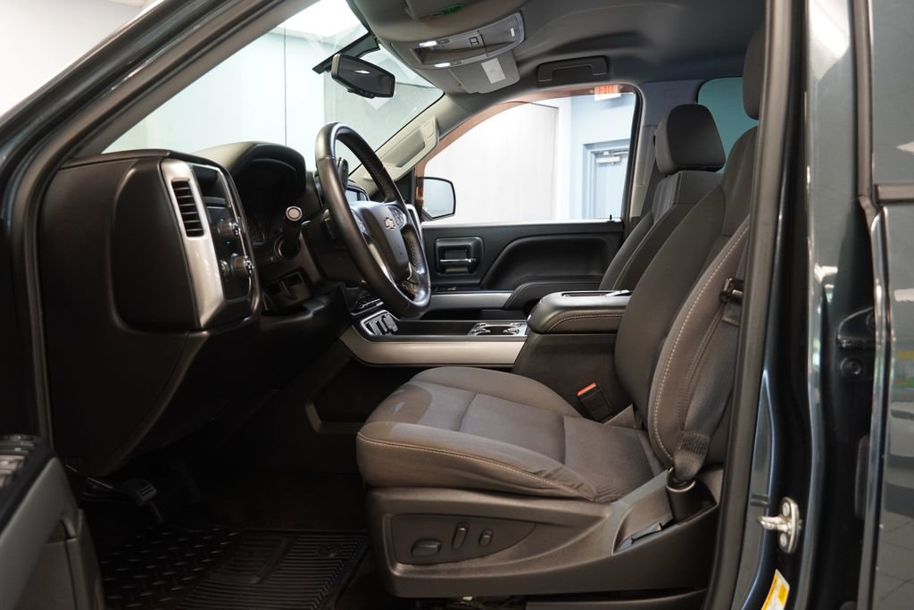 Used 2018 Chevrolet Silverado 1500 LT w/ All Star Edition AWD/4WD image 4