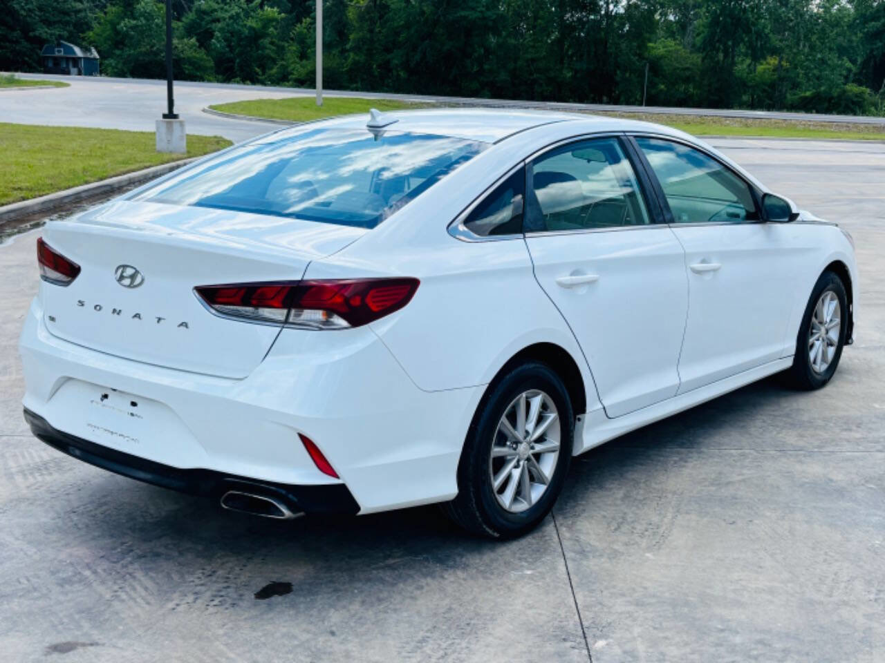 Used 2019 Hyundai Sonata SE image 4