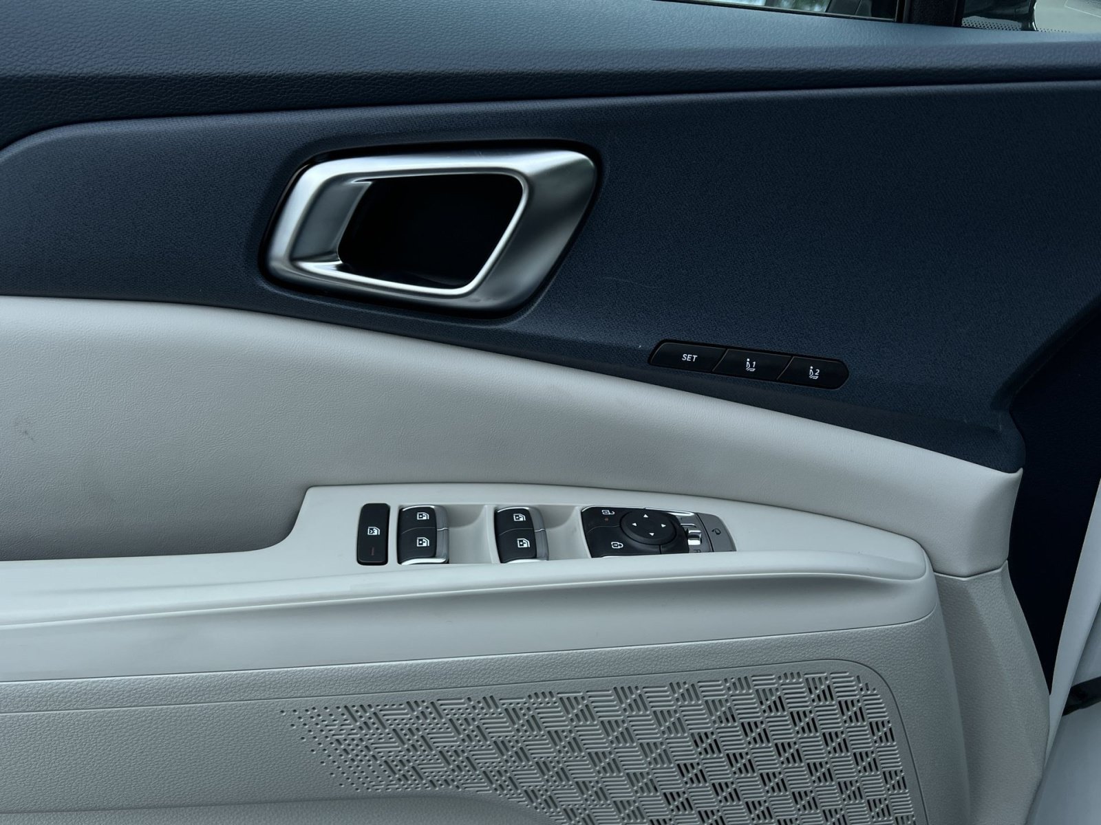 New 2026 Kia Carnival EX FWD image 28