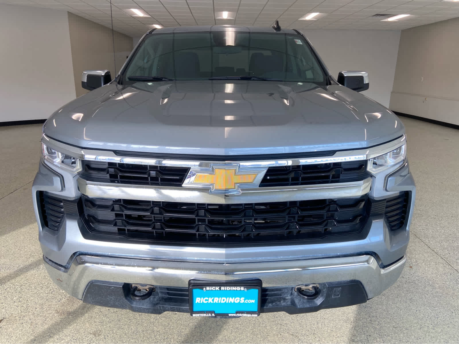 Used 2023 Chevrolet Silverado 1500 LT image 3