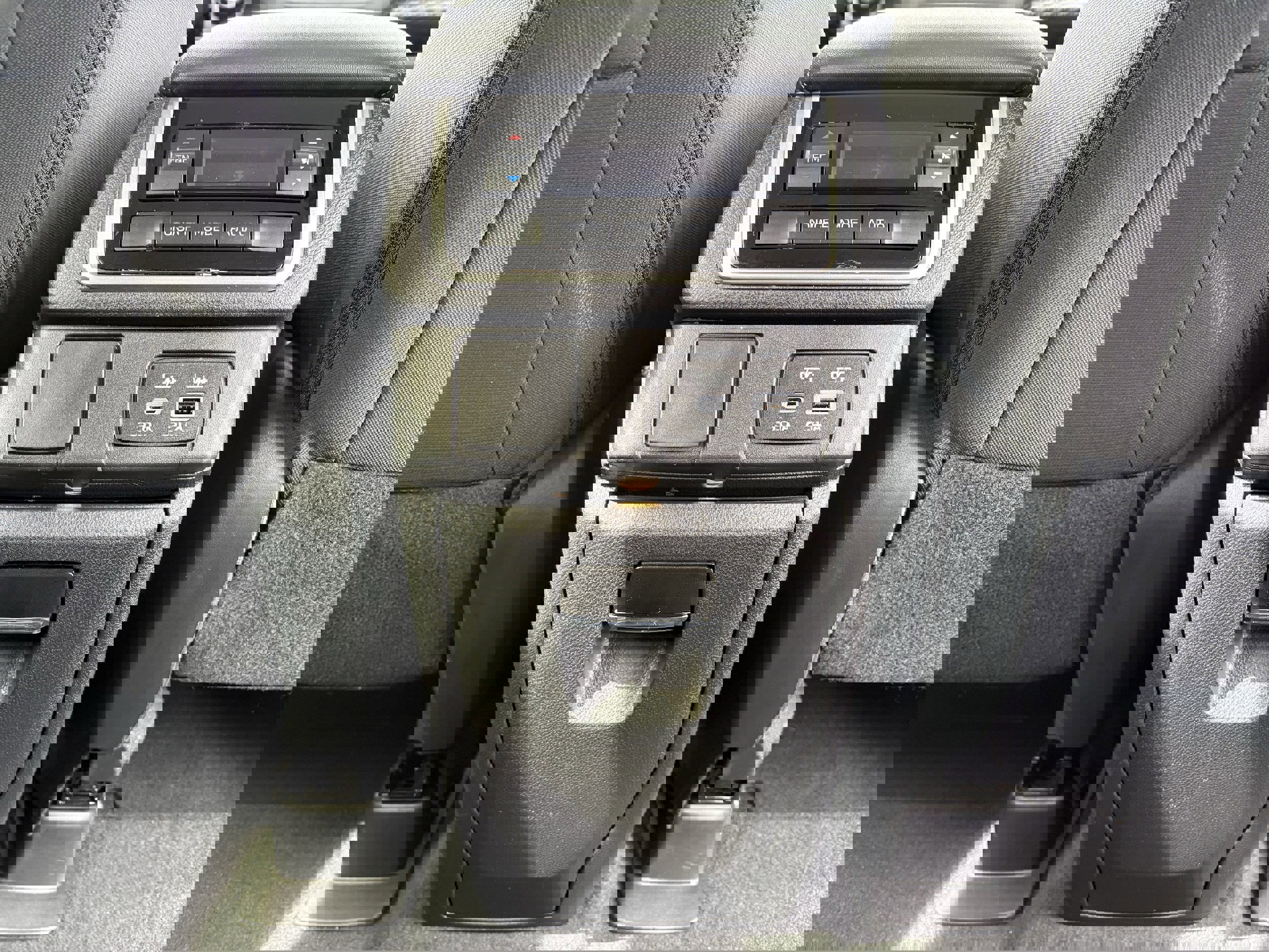 Certified 2025 Subaru Ascent Premium image 31