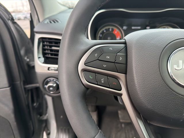 Used 2022 Jeep Cherokee Limited image 23