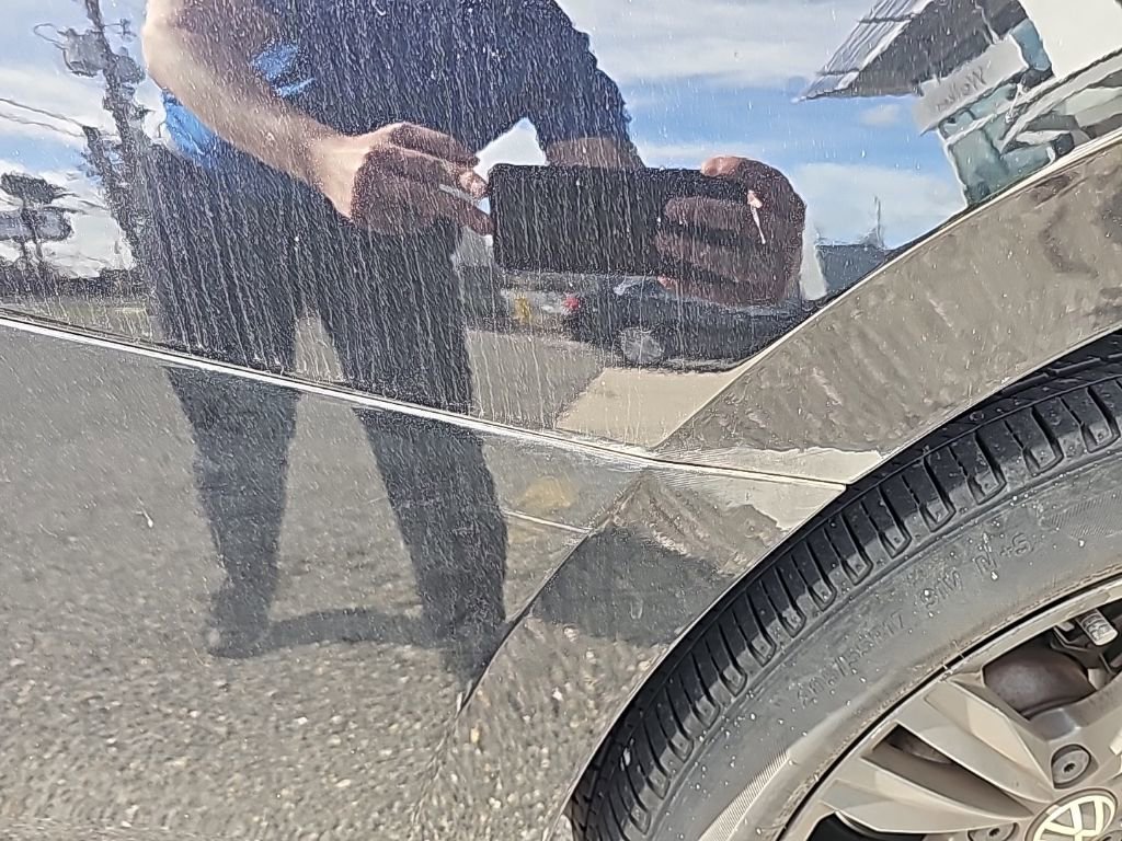 Used 2023 Volkswagen Jetta SE w/ Panoramic Sunroof Package image 4