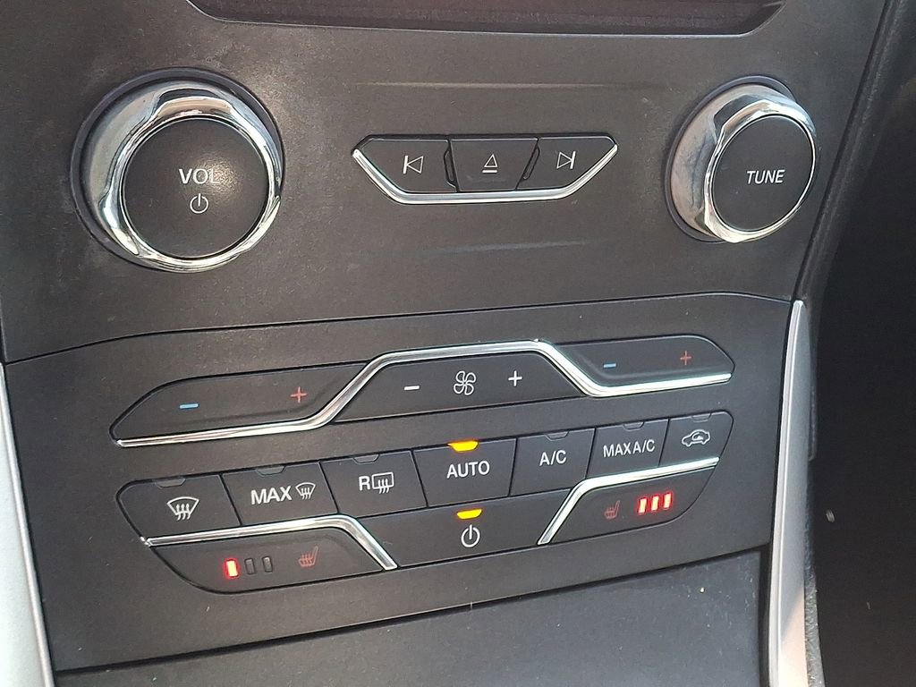 Used 2017 Ford Edge SEL w/ Equipment Group 201A image 17