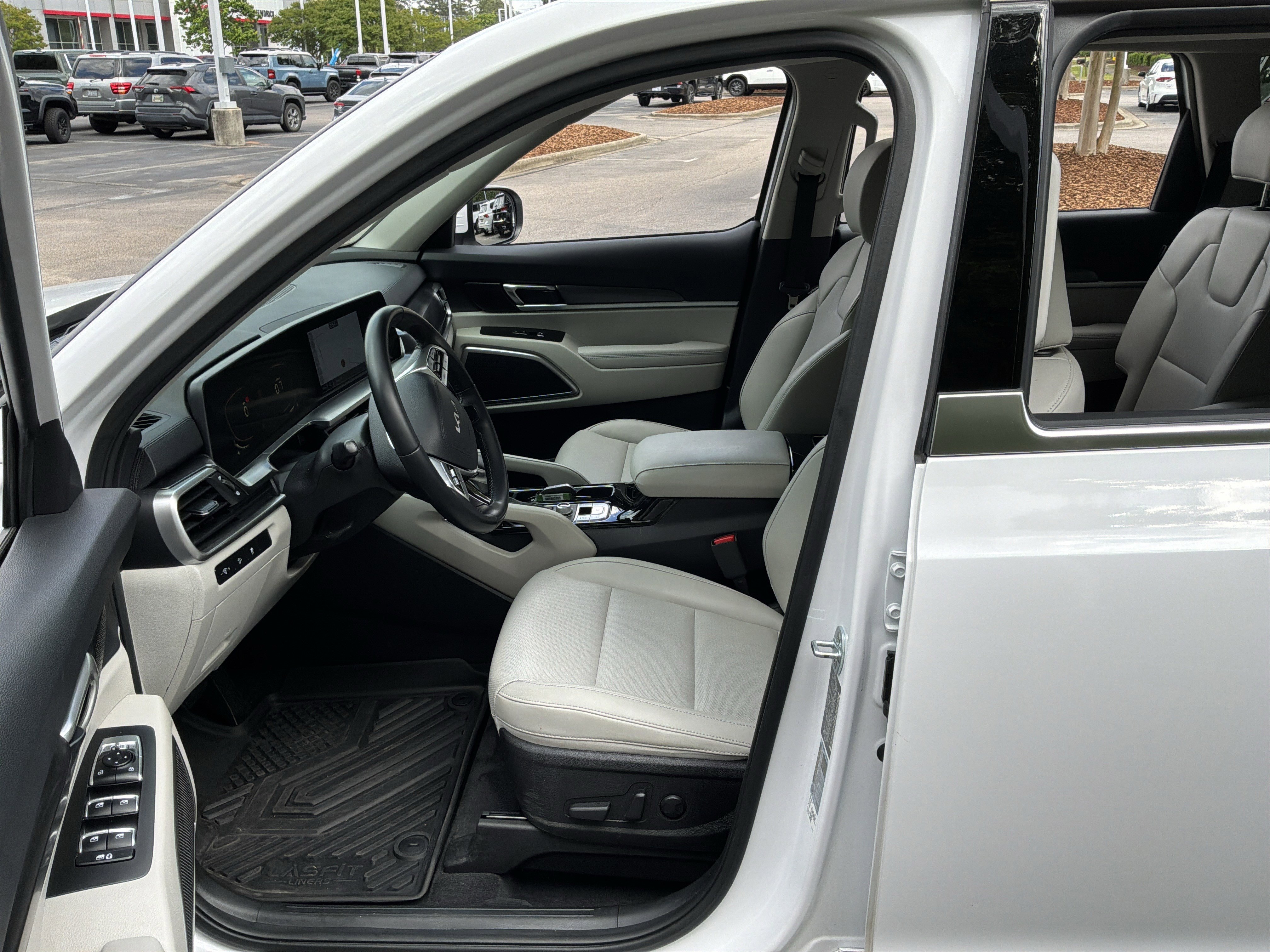 Used 2023 Kia Telluride S w/ S Sunroof Package AWD/4WD image 16