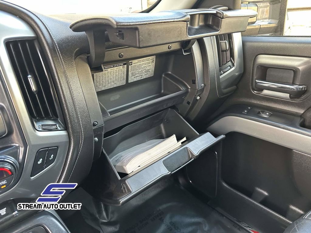 Used 2018 Chevrolet Silverado 2500 LTZ image 36