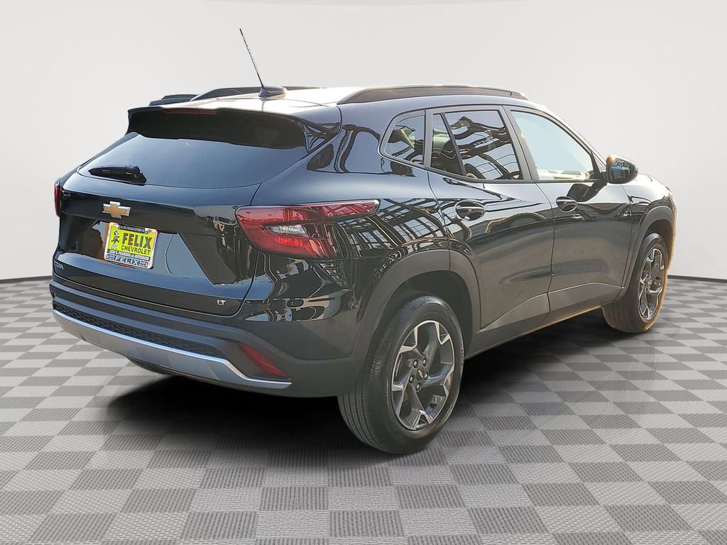 New 2026 Chevrolet Trax LT image 3