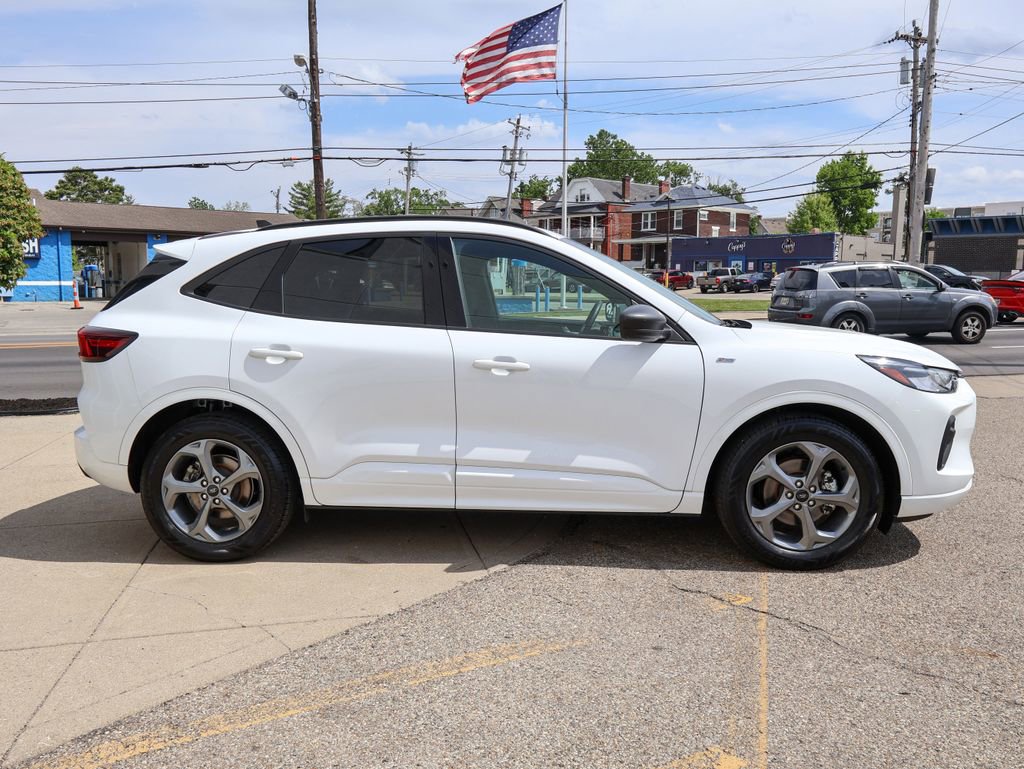 Used 2023 Ford Escape ST-Line w/ Equipment Group 301A FWD image 6