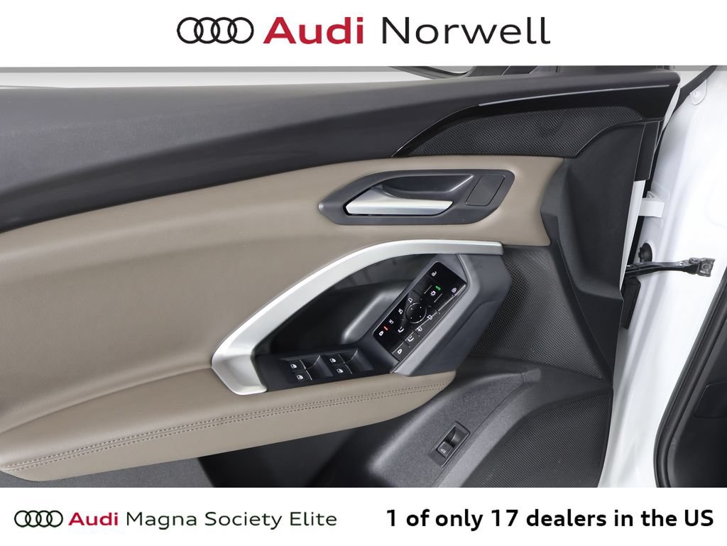 Used 2025 Audi Q5 Premium w/ Convenience Package AWD/4WD image 21