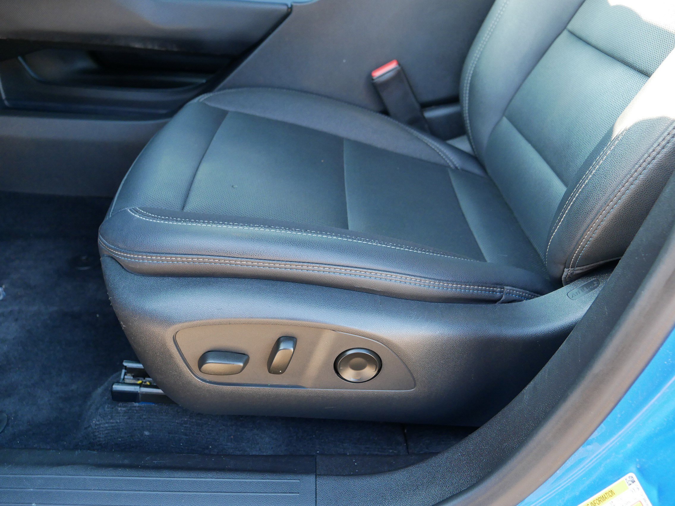Used 2024 Chevrolet Equinox EV LT image 20