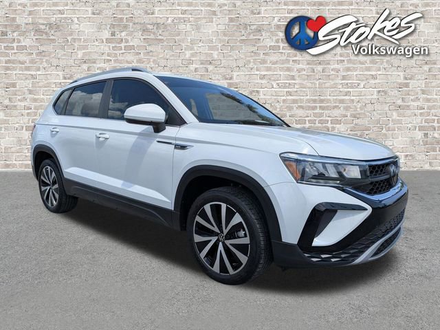 Used 2023 Volkswagen Taos SE w/ Panoramic Sunroof Package video 2