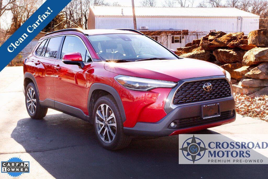 Used 2022 Toyota Corolla Cross XLE w/ Convenience Package image 8