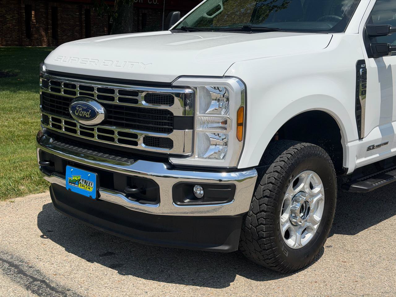 Used 2025 Ford F250 XLT w/ FX4 Off-Road Package AWD/4WD image 10