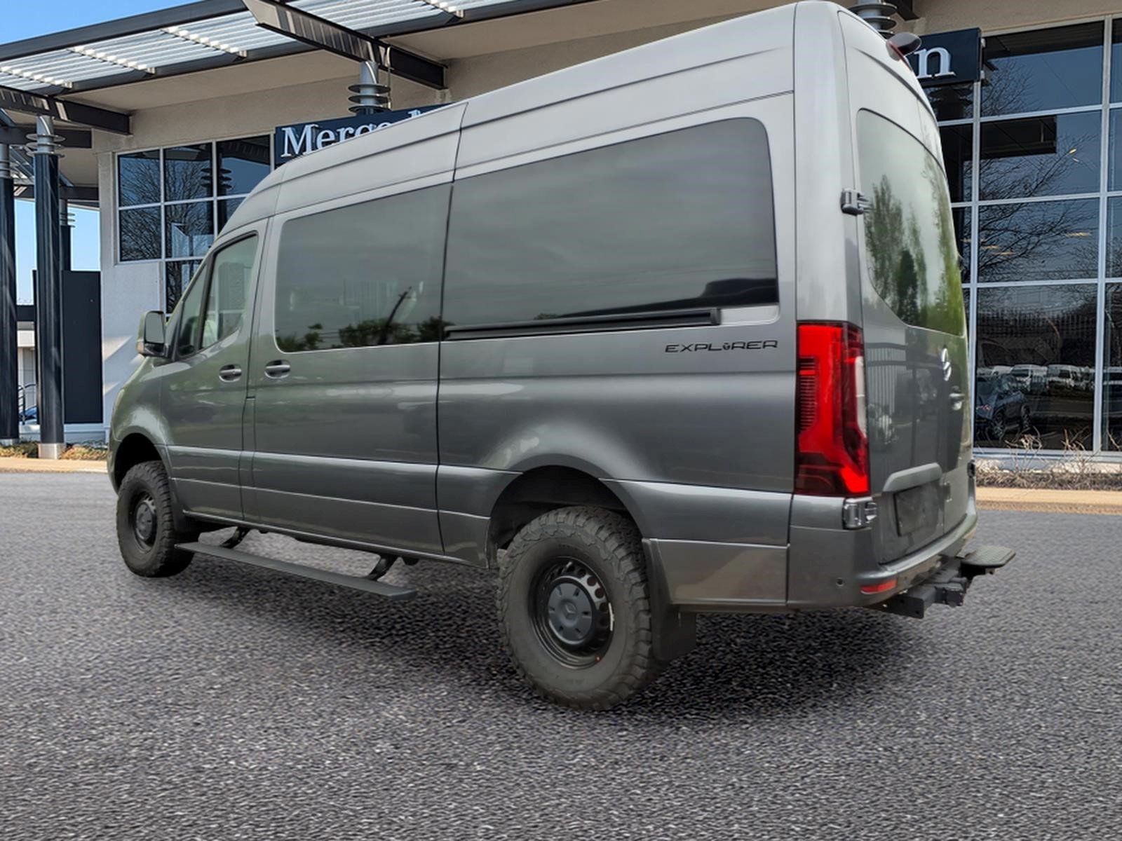 Used 2023 Mercedes-Benz Sprinter 2500 image 4
