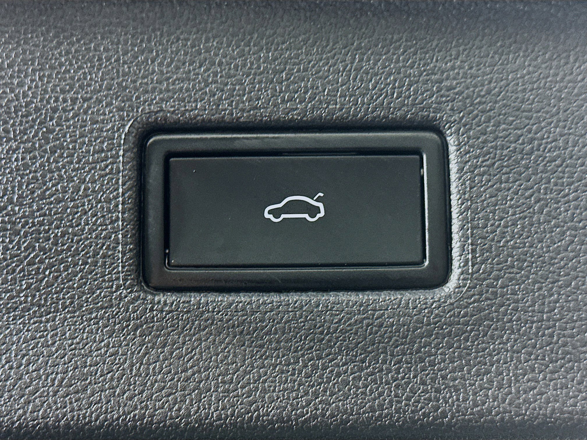 Used 2024 Volkswagen Tiguan Wolfsburg Edition image 29