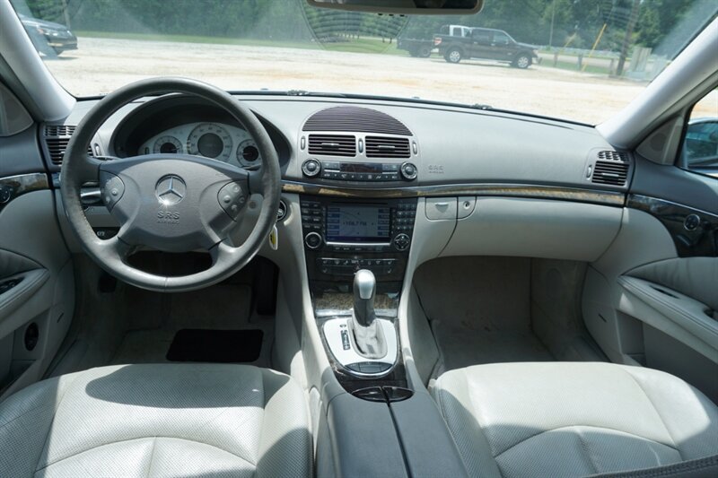 Used 2004 Mercedes-Benz E 500 4MATIC Sedan image 30