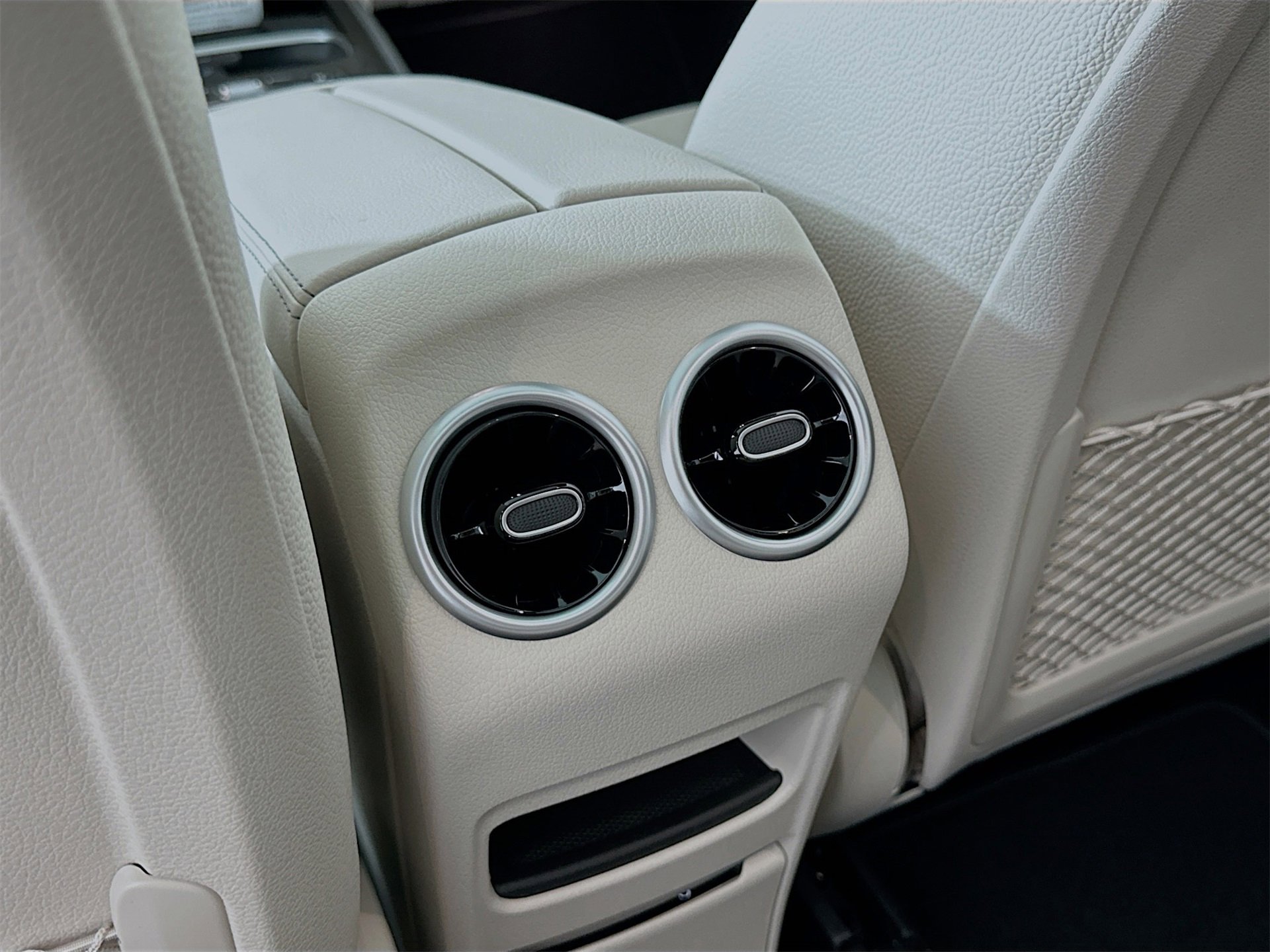 New 2026 Mercedes-Benz GLB 250 image 27