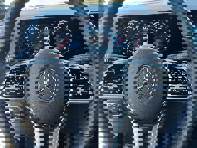 Used 2022 Mercedes-Benz GLB 250 image 24