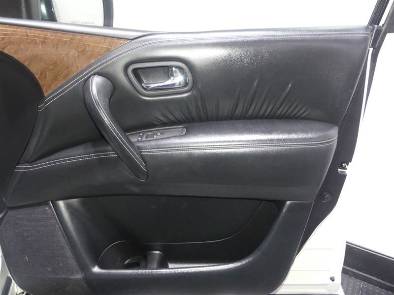 Used 2017 INFINITI QX80 4WD w/ Driver Assistance Package image 19