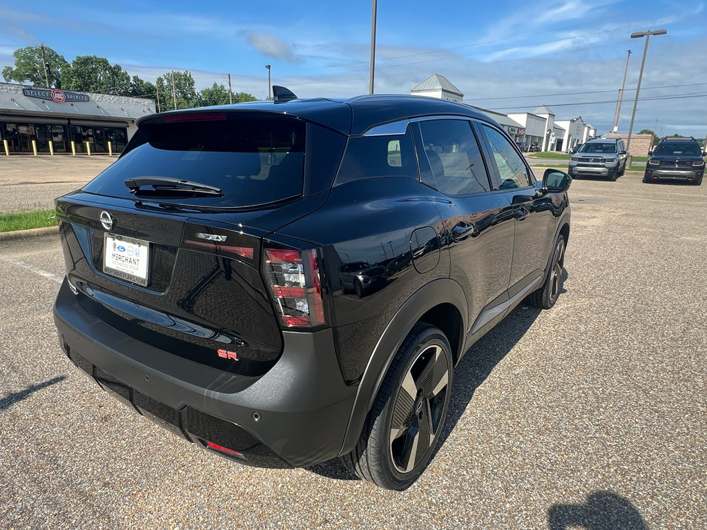 Used 2025 Nissan Kicks SR FWD image 9