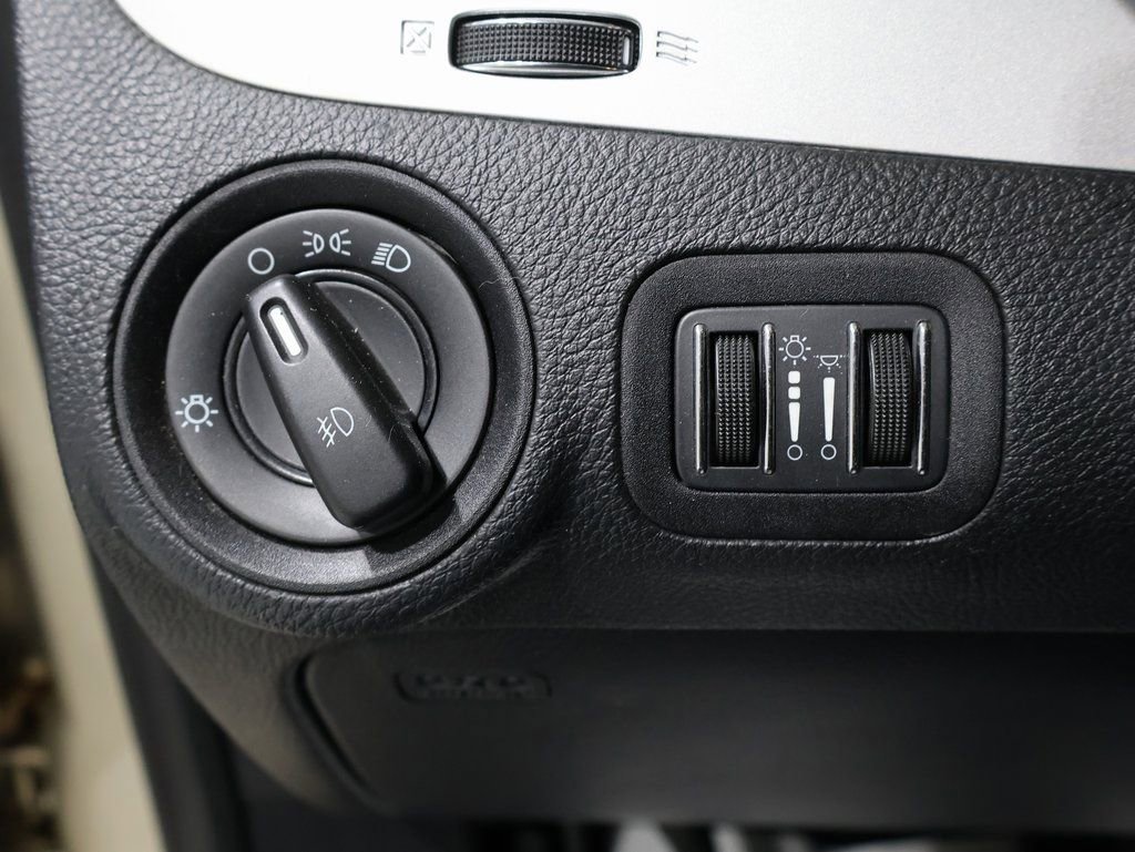 Used 2011 Dodge Journey Mainstreet w/ Flexible Seating Group image 32