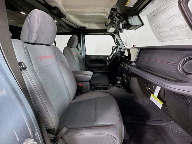 New 2025 Jeep Wrangler Unlimited Rubicon w/ Technology Group image 30